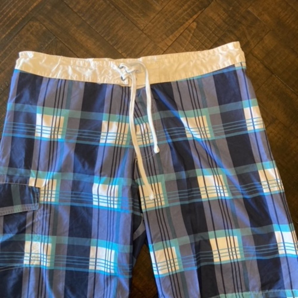 Men Swimming Trunks/Board Shorts - Picture 2 of 5